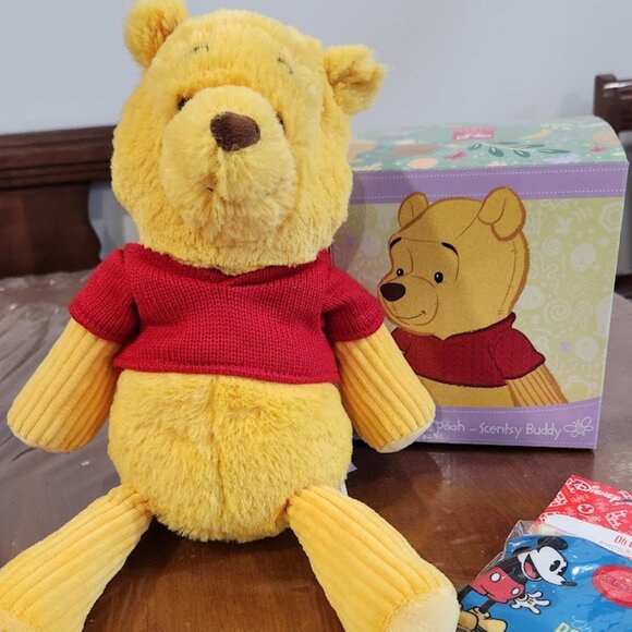 Scentsy Disney Winnie the Pooh Buddy new in box with mickey scentsy pack - Picture 1 of 3